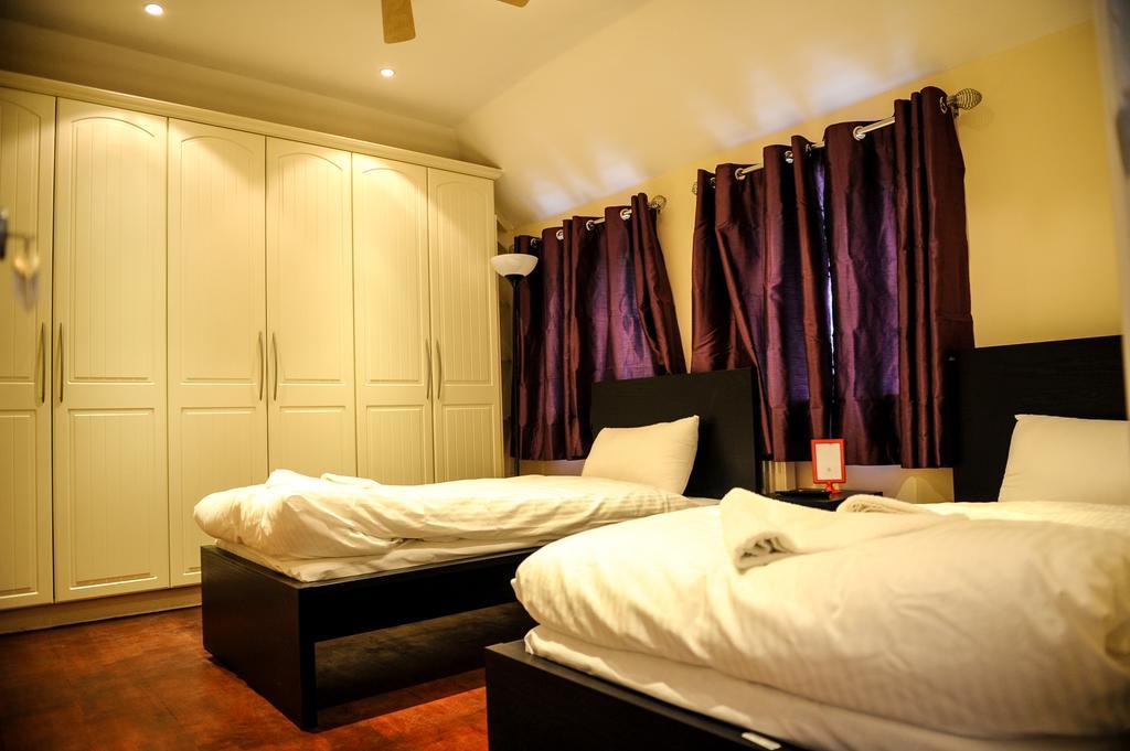 The Greyhound Cottage Chigwell Esterno foto