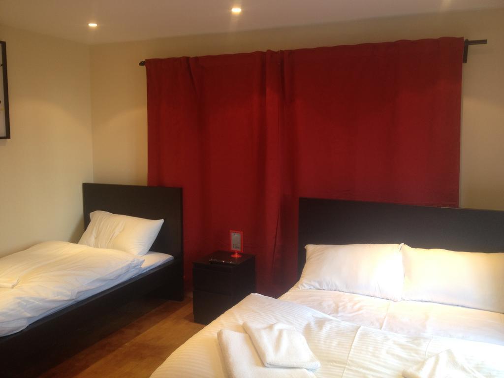 The Greyhound Cottage Chigwell Esterno foto