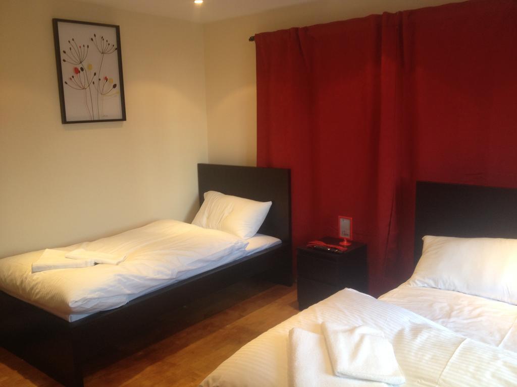 The Greyhound Cottage Chigwell Esterno foto