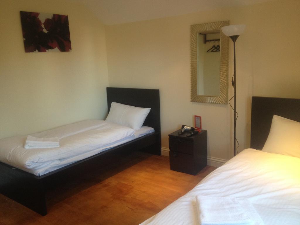 The Greyhound Cottage Chigwell Esterno foto