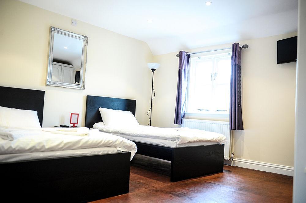 The Greyhound Cottage Chigwell Esterno foto