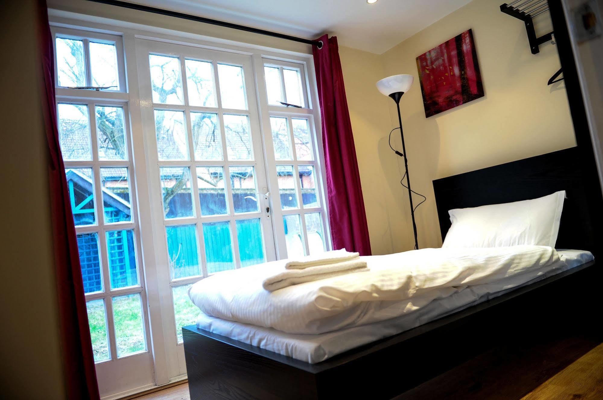 The Greyhound Cottage Chigwell Esterno foto