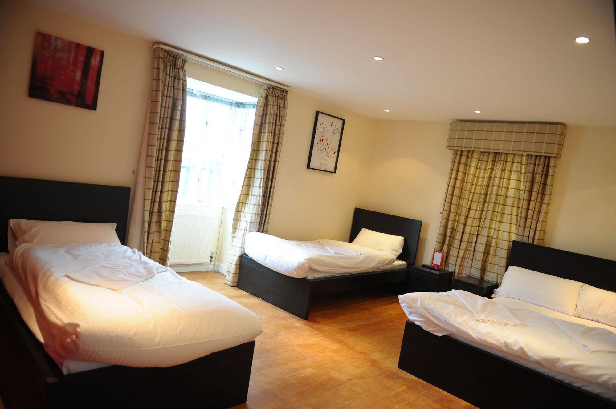 The Greyhound Cottage Chigwell Esterno foto