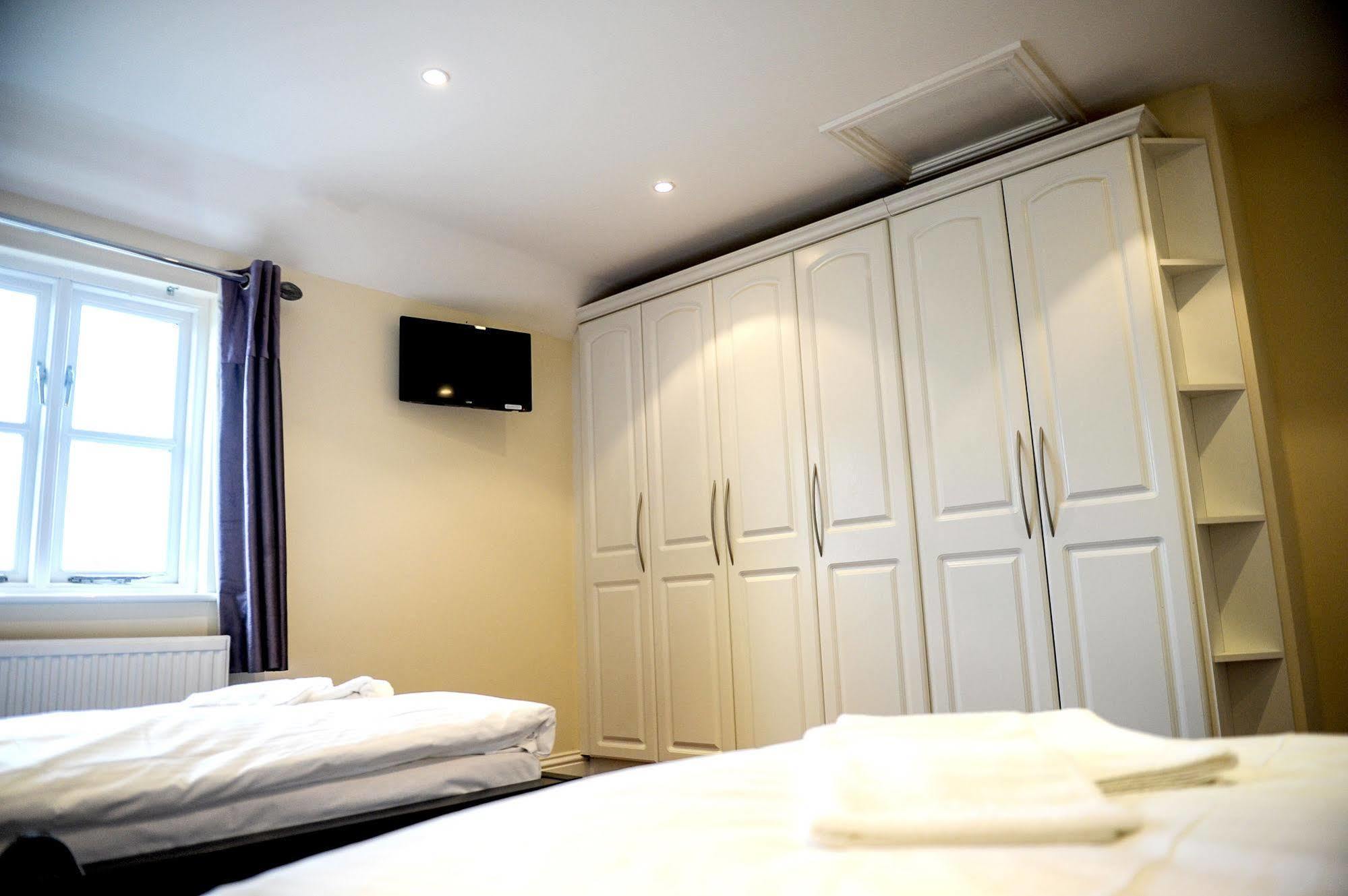 The Greyhound Cottage Chigwell Esterno foto